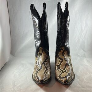 Chic Snakeskin Heeled Boots